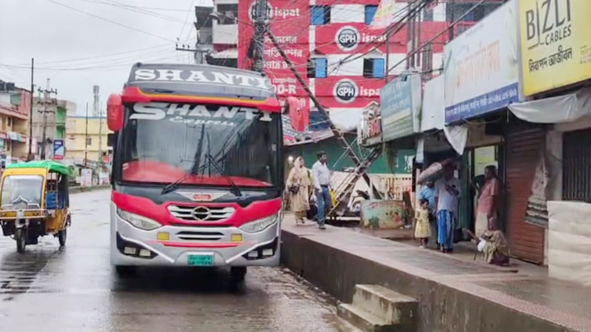 স্বস্তি ফিরেছে খাগড়াছড়িতে, যান চলাচল শুরু